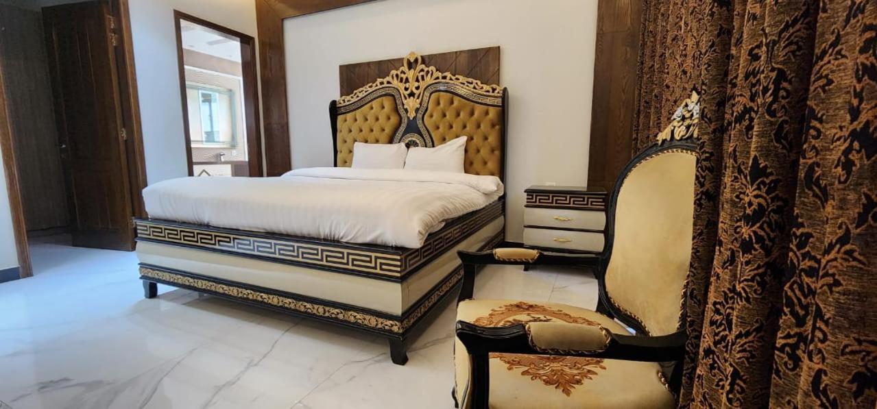 Palm Tree Hotel Lahore Esterno foto