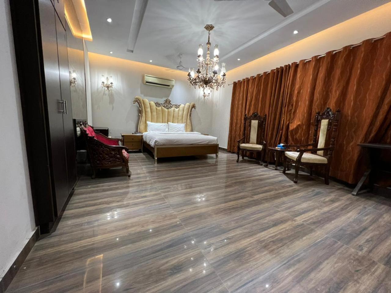 Palm Tree Hotel Lahore Esterno foto